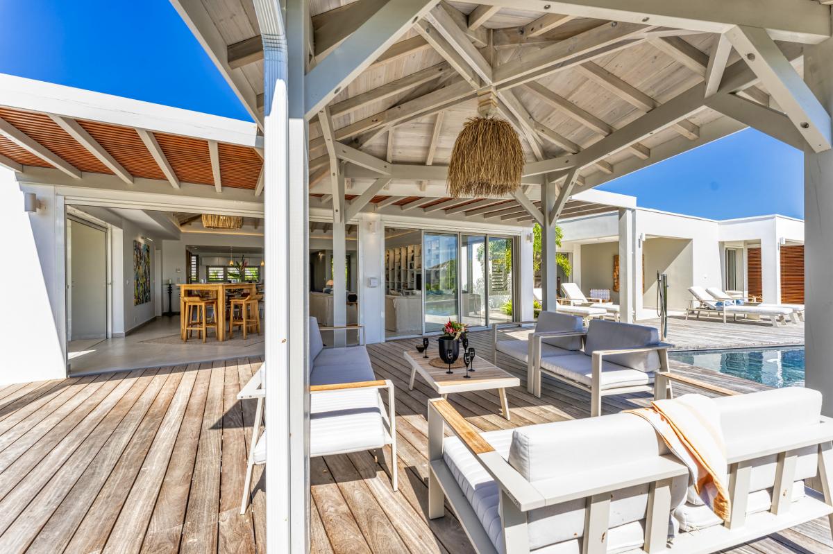 9. Location villa piscine Saint François Guadeloupe_Terrasse Piscine